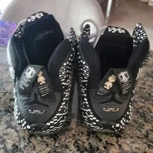 New Lebron\'s (Black Lives Matter) Size 6 Nike | Shoes | New Lebrons Black Lives Matter Size 6 | Poshmark main image 3